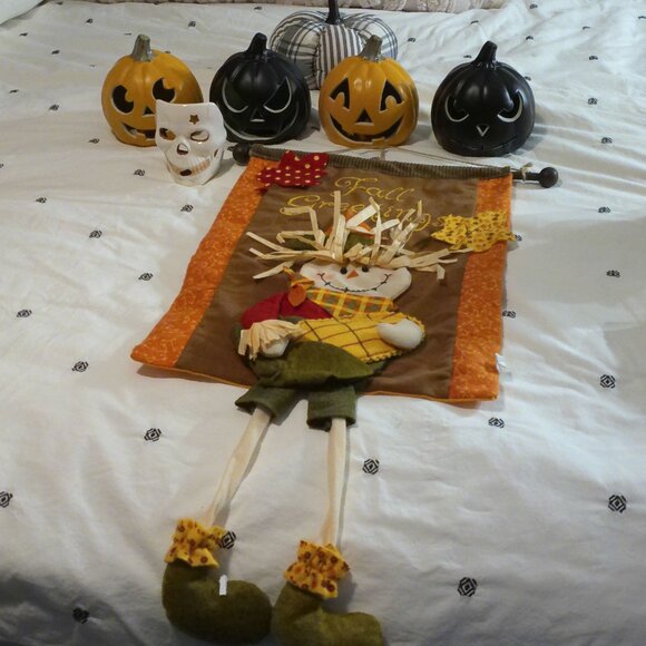 Fall/Halloween Decor Bundle - Picture 2 of 5